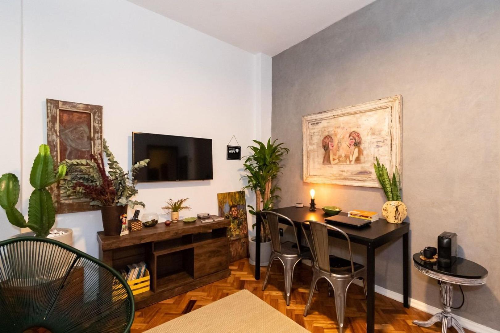 Omar do Rio - JG 42/701: Moderno Qto&sala, Internet 240mbps, Smart TV, VideoGame Retrô + Alexa (EchoDot), ao lado do Metrô, a 200 metros da Praia de Ipanema e 500 metros da Praia de Copacabana Rio de Janeiro Exterior foto