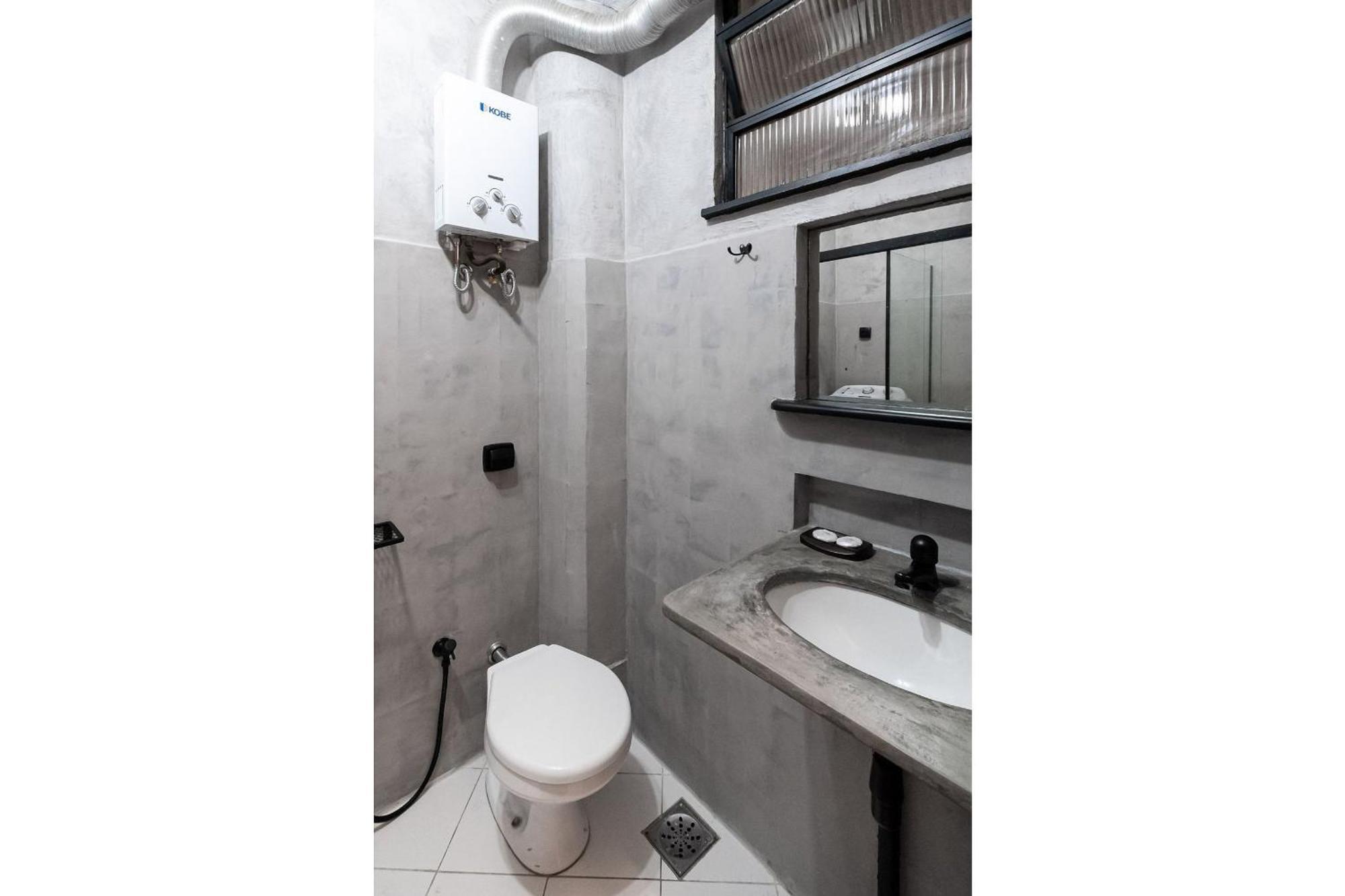 Omar do Rio - JG 42/701: Moderno Qto&sala, Internet 240mbps, Smart TV, VideoGame Retrô + Alexa (EchoDot), ao lado do Metrô, a 200 metros da Praia de Ipanema e 500 metros da Praia de Copacabana Rio de Janeiro Exterior foto